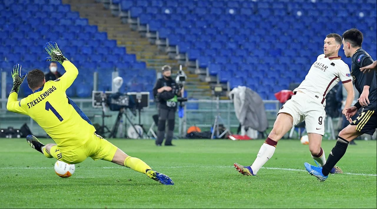 AS Roma y Ajax empatan en el partido de vuelta 1-1, pero el equipo de 'La Loba' califica a las Semifinales de la UEFA Europa League, pues el marcador global favoreció a la escuadra italiana. Bryan Brobbey abrió el marcador para los de Amsterdam, pero el gol de Edin Dzeko firmó la sentencia para la visita.