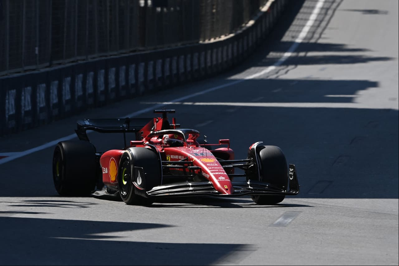 Red Bull hace 1-2 con el mexicano Sergio Pérez que sumó su quinto podio en la temporada al quedar segundo en Bakú; Verstappen gana el GP de Azerbaiyán y autos de Ferrari abandonan carrera.