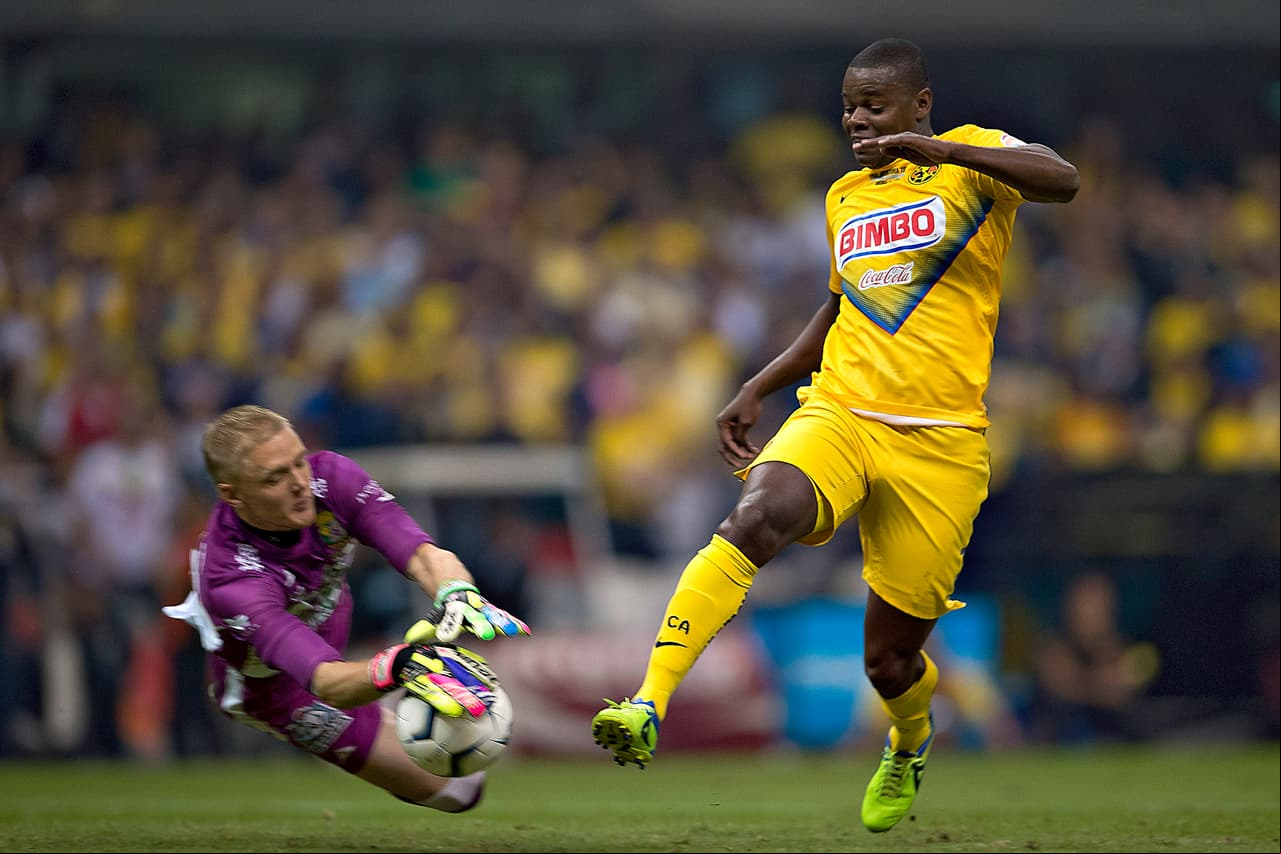 Narciso Mina únicamente jugó un semestre en el América a pesar de que venía con cartel goleador del Barcelona de Guayaquil. 'El Piojo' lo puso de titular en la final del Apertura 2013 contra el León, y reprobó el examen. Hoy, juega en un equipo ecuatoriano llamado Clan Juvenil.