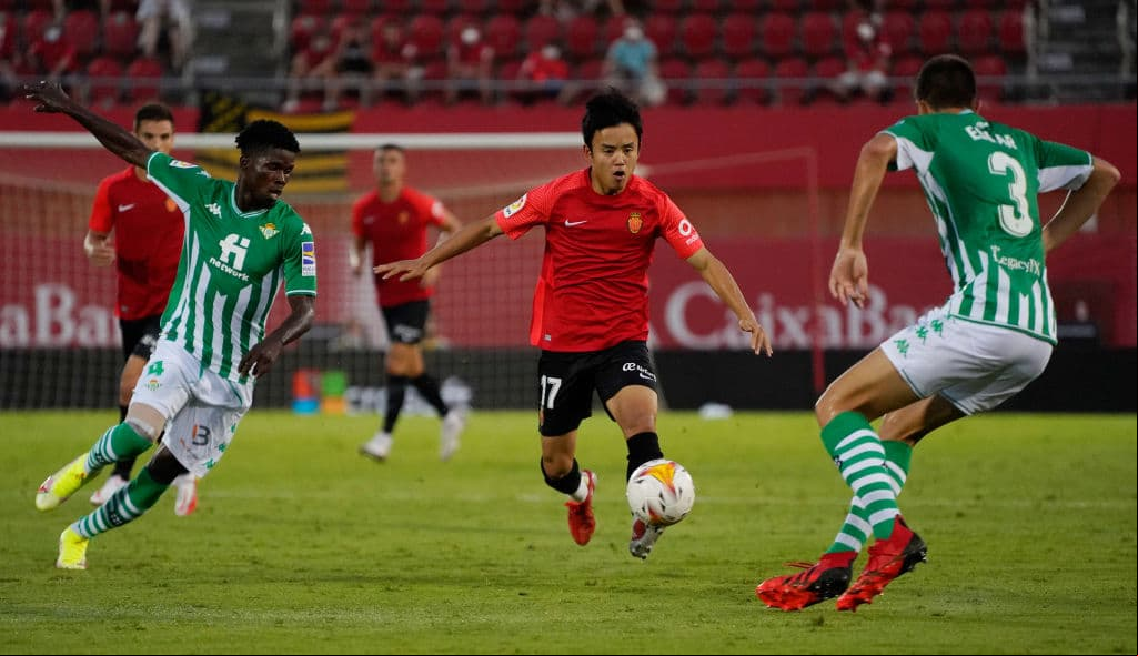 Real Betis y Mallorca empataron 1-1 en la primera Jornada de LaLiga. Brian Olivar abrió el marcador al minuto 35 a favor de los 'bermellones', pero fue al 59' cuando Juanmi Jiménez igualó el partido. El mexicano Diego Lainez no fue convocado para este partido, sin embargo, Andrés Guardado ingresó al minuto 81 al campo.