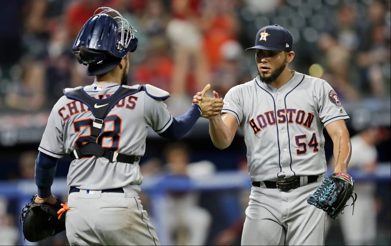 Roberto Osuna nulificó ofensiva de Indians.