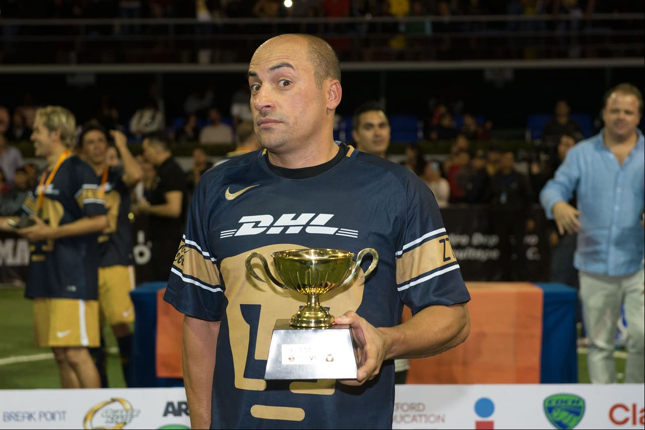 Action photo during the match Legends Pumas vs America Indoor, to benefit by the earthquake of Mexico, in the photo: Foto de accion durante el partido Leyendas Pumas vs America Indoor, a beneficio por el terremoto de Mexico, en la foto: Ailton da Silva Pumas Indoor 05/10/2017/MEXSPORT/Javier Ramirez