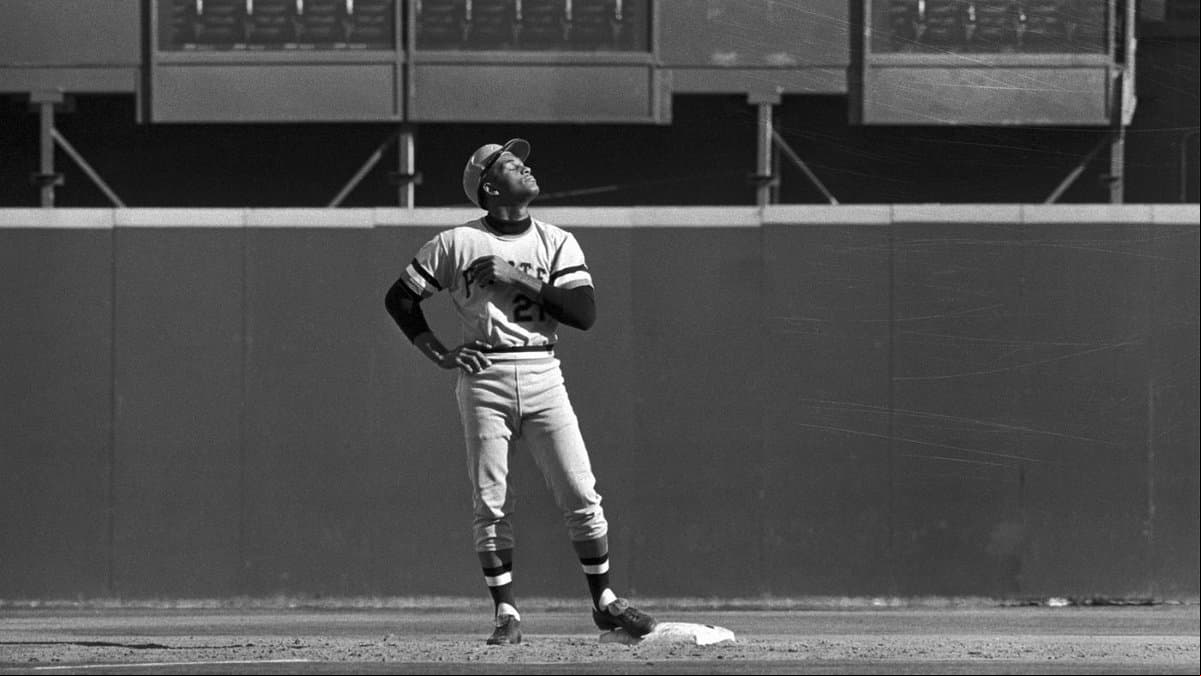 El 18 de agosto de 1934, nació el pelotero Roberto Clemente en Puerto Rico. En 1954 firmó contrato con los Brooklyn Dodgers aunque, por temas istrativos, pasó a jugar con los Pittsburgh Pirates ese mismo año.