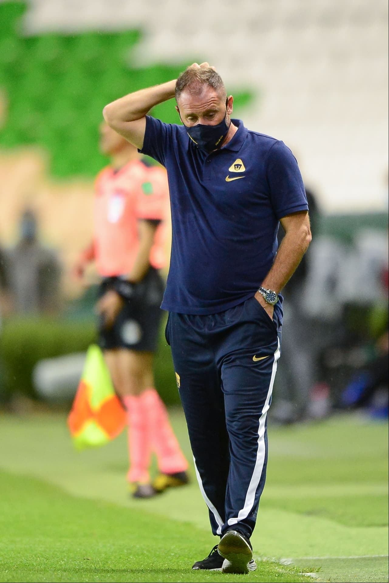 León intenta la goleada, pero Pumas cierra bien los espacios en la defensa.