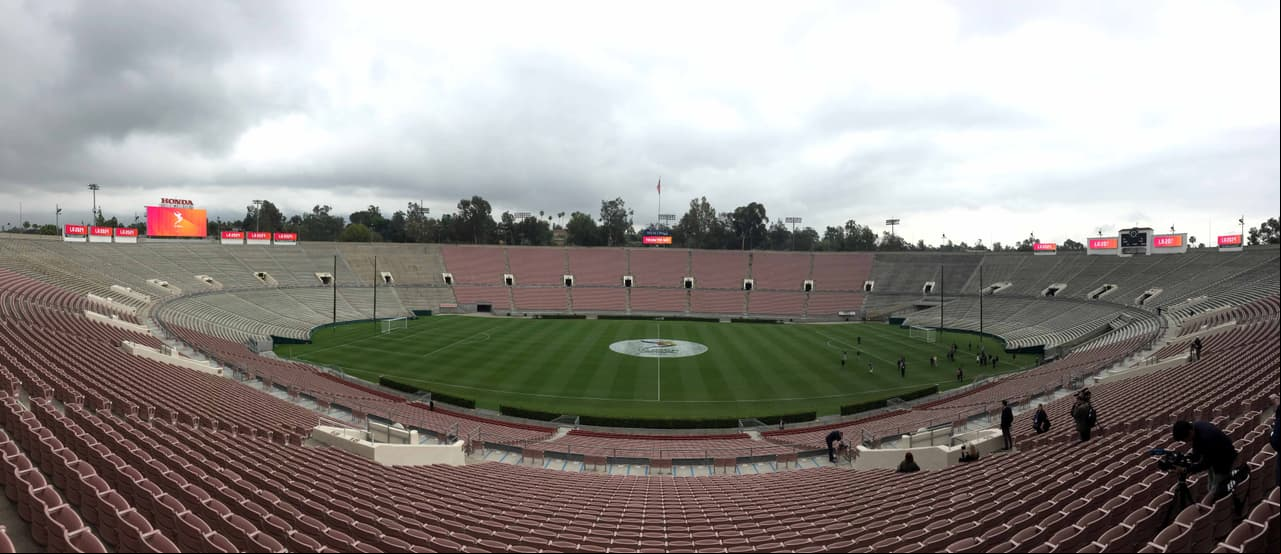 Con capacidad para casi 90 mil aficionados, el Rose Bowl será la sede de 'El Tráfico' con el que se abrirá la temporada 2023 de la MLS: será el duelo entre LA Galaxy y LAFC del 25 de febrero.
<br>