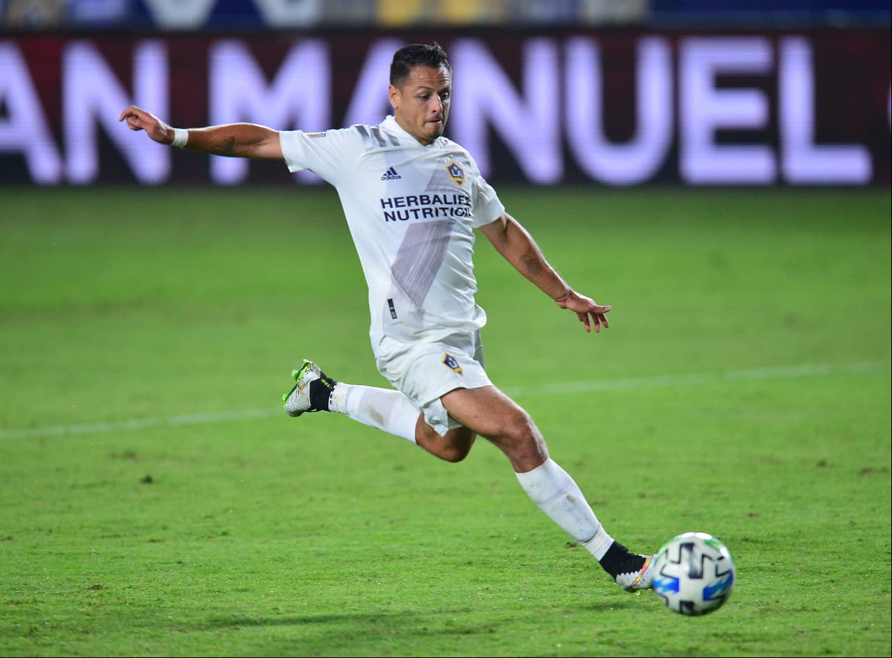 Javier 'Chicharito' Hernández luce como pocos el uniforme del cuadro californiano.