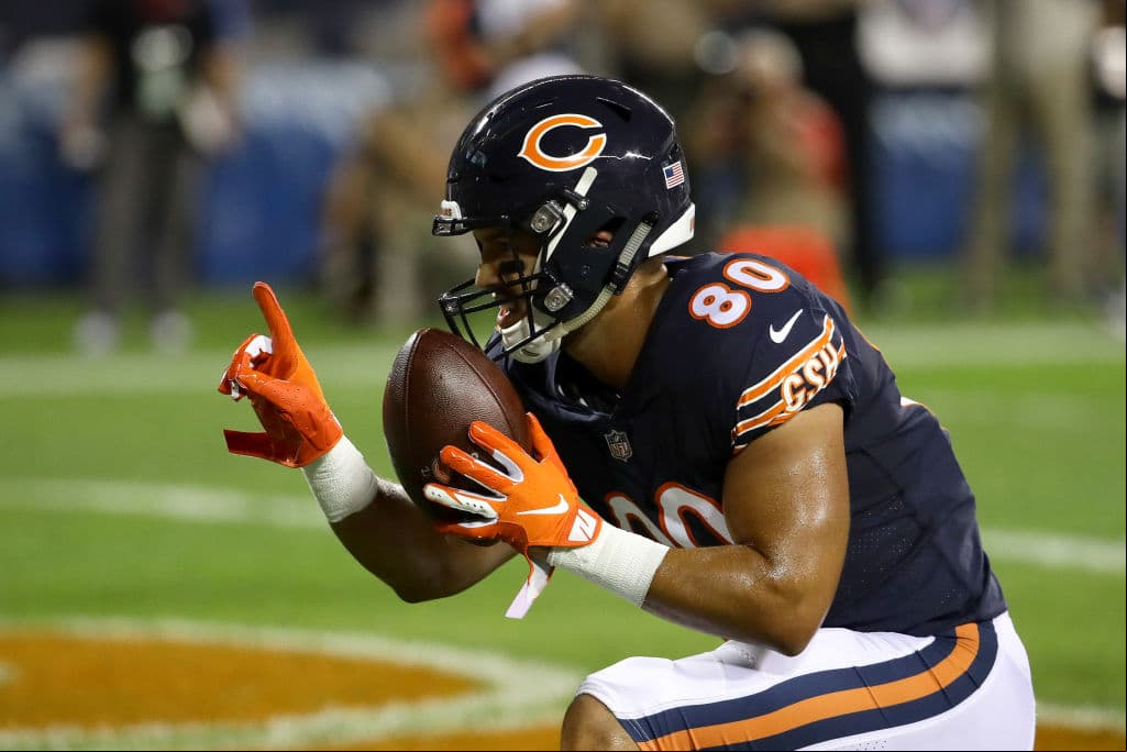 Pero restando 4:59 en el primer cuarto, en un pase pala de Trubisky a Trey Burton, recorrió tres yardas para anotar un touchdown, el primero del encuentro. Chicago se adelantaba 7-0.