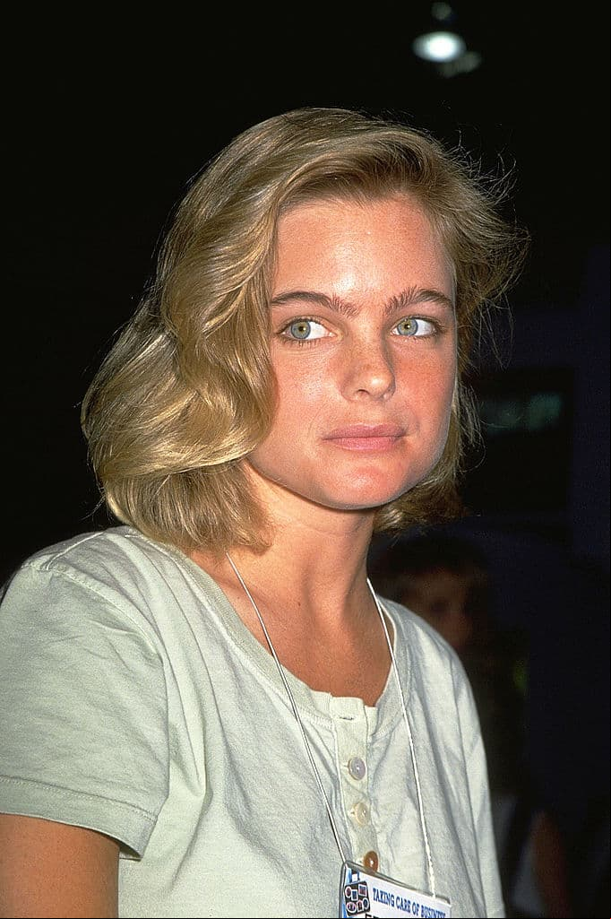 Erika Eleniak