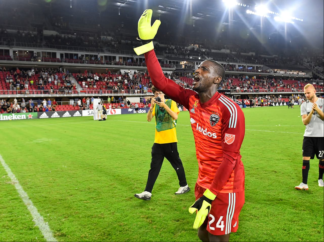 Bill Hamid regresó a D.C. United el altísima forma tras su breve paso por el fútbol de Escandinavia. El portero del conjunto de la capital estadounidense fue fundamental en la victoria 3-1 ante Atlanta United. (USA Today Images)