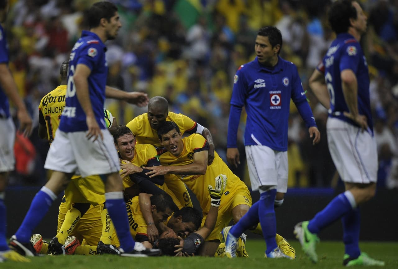 Cruz Azul quedó marcado por tantas finales perdidas, Pachuca, Toluca, Monterrey, Santos y hasta América en el Clausura 2013 provocaron lágrimas por montones en los fanáticos cementeros. De ahí nacieron las 'cruzazuleadas'.