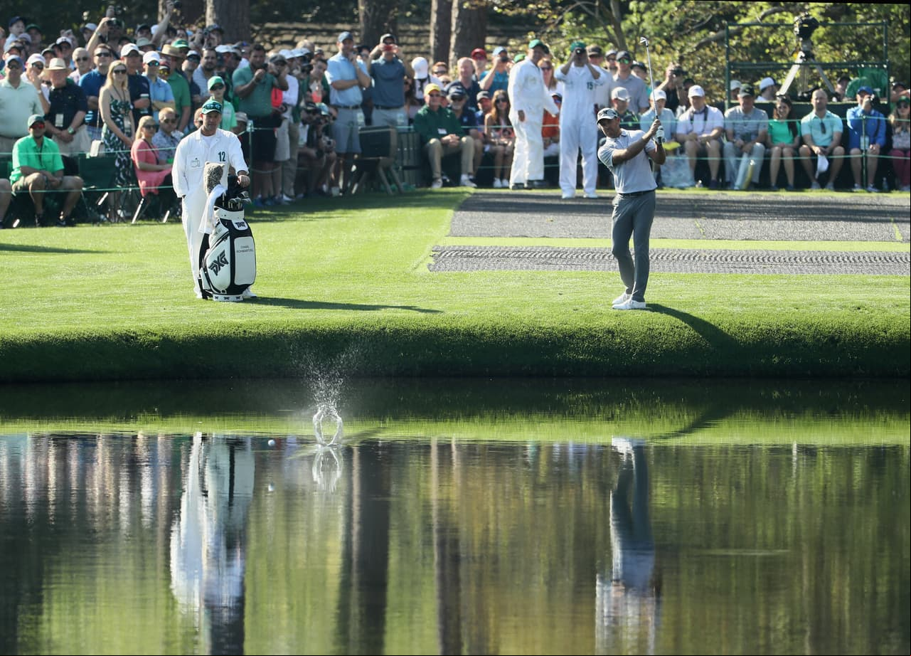 La fiesta del Masters de Augusta dejó bellas postales de los paisajes y el colorido en el Augusta National Golf Club, escenario testigo del segundo día de prácticas del torneo grande del golf mundial.