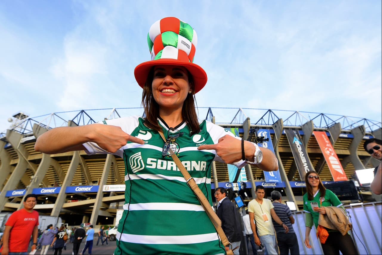 Caras lindas, familia y amigos se dieron cita en el Estadio Azteca para apoyar al Tri ante Canadá en las eliminatorias de Concacaf