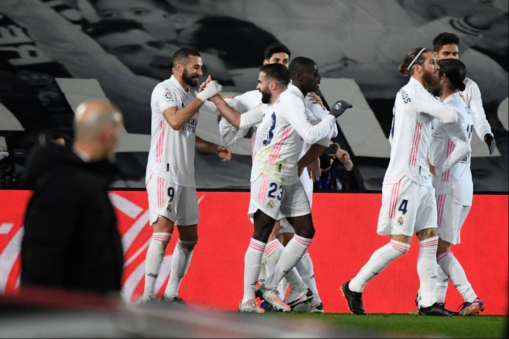 Toni Kroos (45+1’) abrió el marcador y Ander Capa (52’) emparejó los cartones. Hacia la parte final del juego, apareció Benzema (74’, 90+2’) para marcar doblete y darle al conjunto merengue su cuarto triunfo consecutivo considerando todas las competiciones.