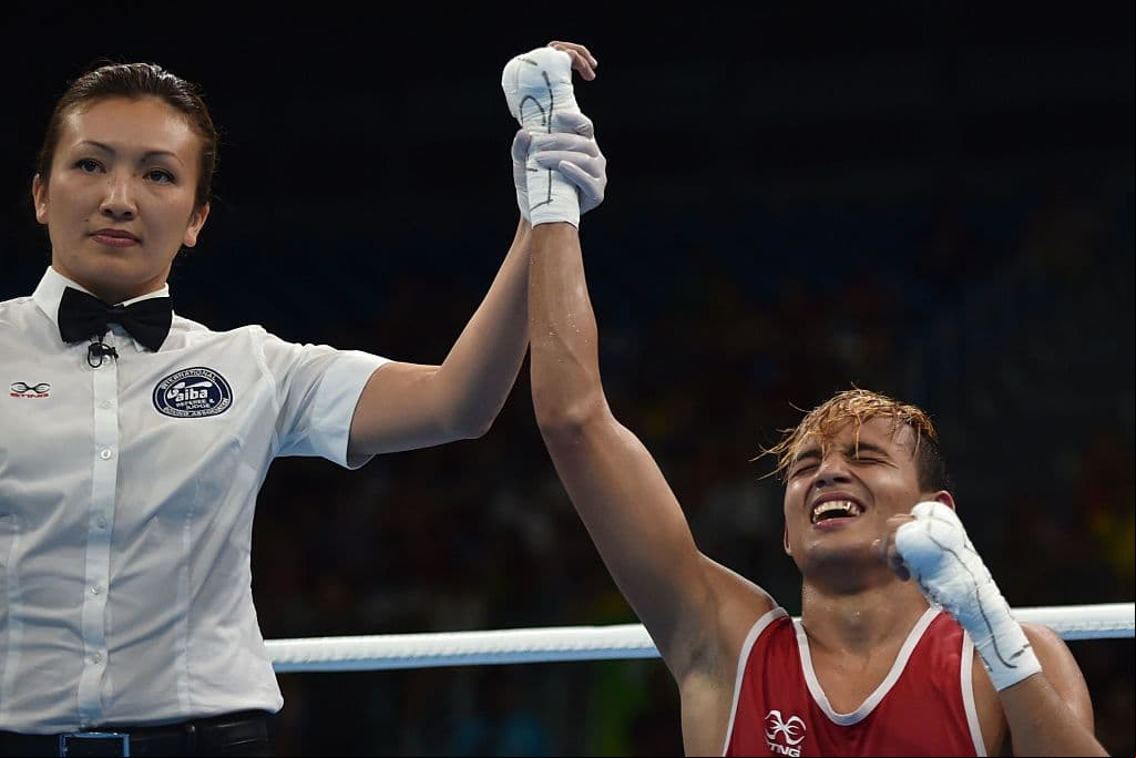 Yoel Finol cuando fue declarado ganador en loos cuartos de final para asegurar bronce.