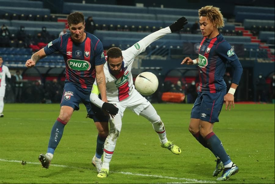 El Paris Saint Germain, por la mínima, derrota al SM Caen. El gol fue por parte de Moise Kean y le da la victoria a su equipo en la Copa de Francia. El astro brasileño, Neymar, salió lesionado del campo y será duda ante el Barcelona.