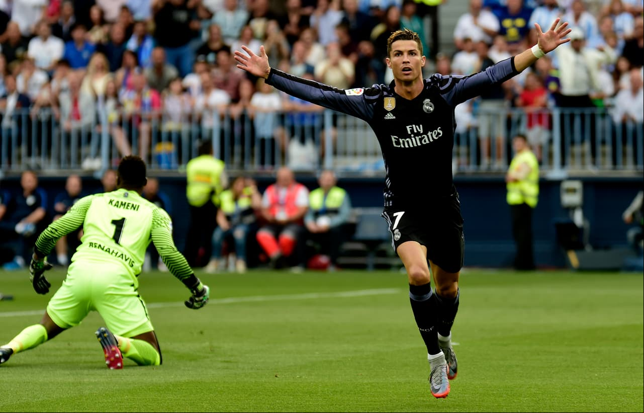 Cristiano Ronaldo dio así la calma para Real Madrid en La Rosaleda, donde el equipo blanco tenía que obtener al menos un empate para coronarse.
