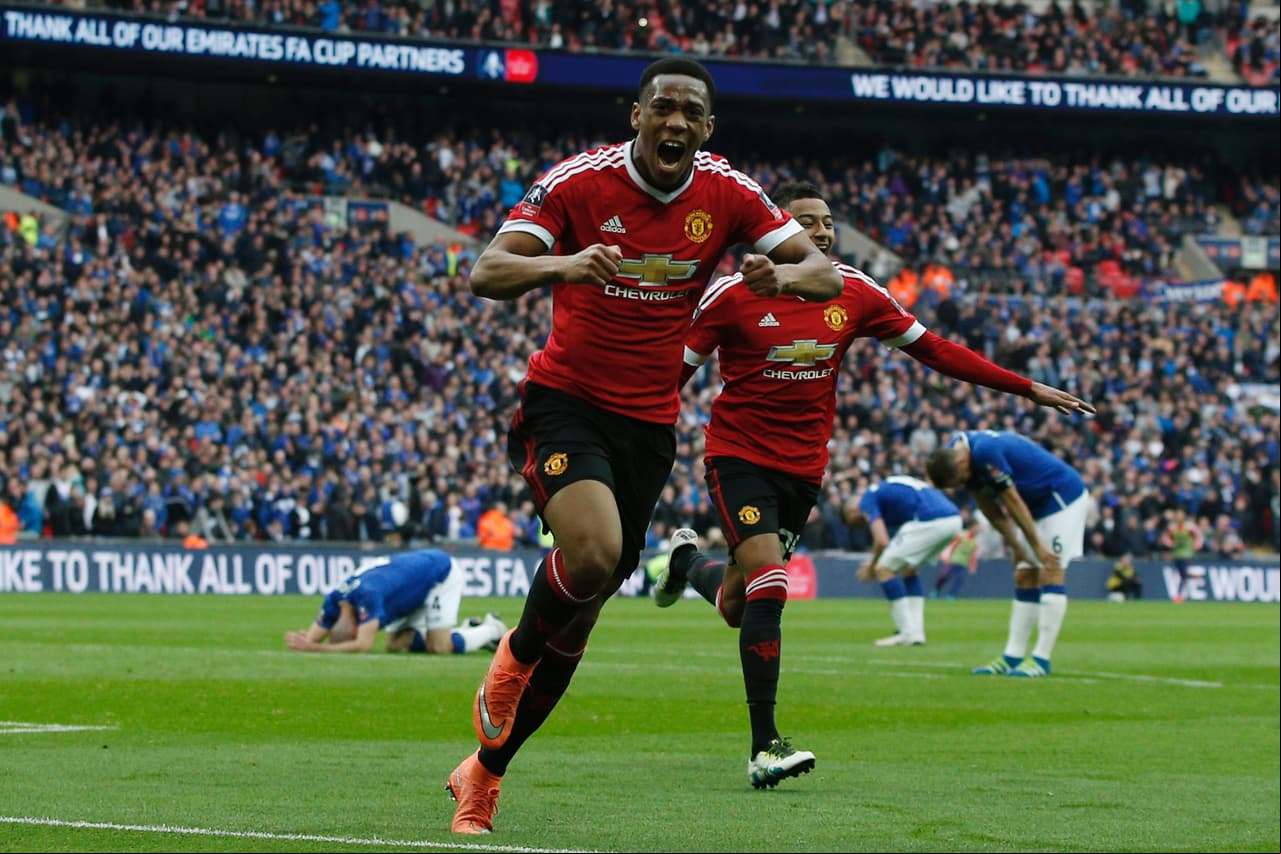 El francés Anthony Martial dio la victoria al United en el 90'.