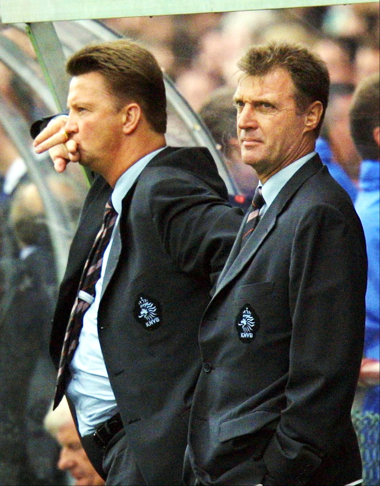 En 2000 asumió la dirección técnica de la selección de Holanda, que se quedaría por fuera del Mundial de Corea y Japón-2002. Una gran decepción para el estratega.