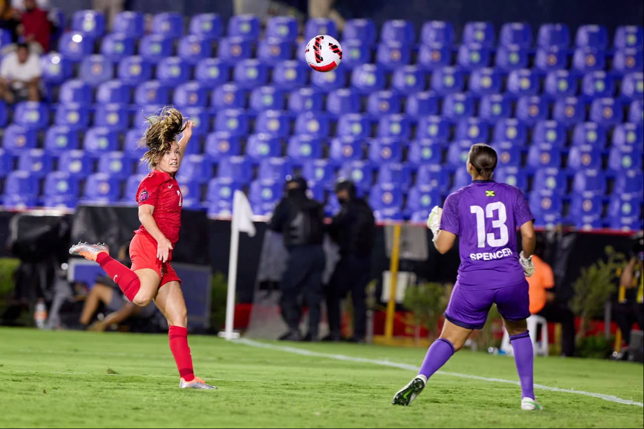 Con goles de Jessie Fleming al 18’, Allysha Chapman al 64’ y Adriana León al 76’, la selección femenil de Canadá goleó a Jamaica para avanzar a la Final del Premundial de Concacaf, donde buscará su boleto a los Juegos Olímpicos ante el Team USA.