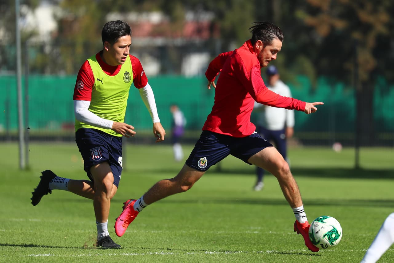 Las Chivas del Guadalajara se preparan con fuertes entrenamientos en Verde Valle para su primera fecha del torneo Guard1anes 2021, que será este viernes a las 19:30 ante el equipo de Puebla en el Estadio Cuauhtémoc.