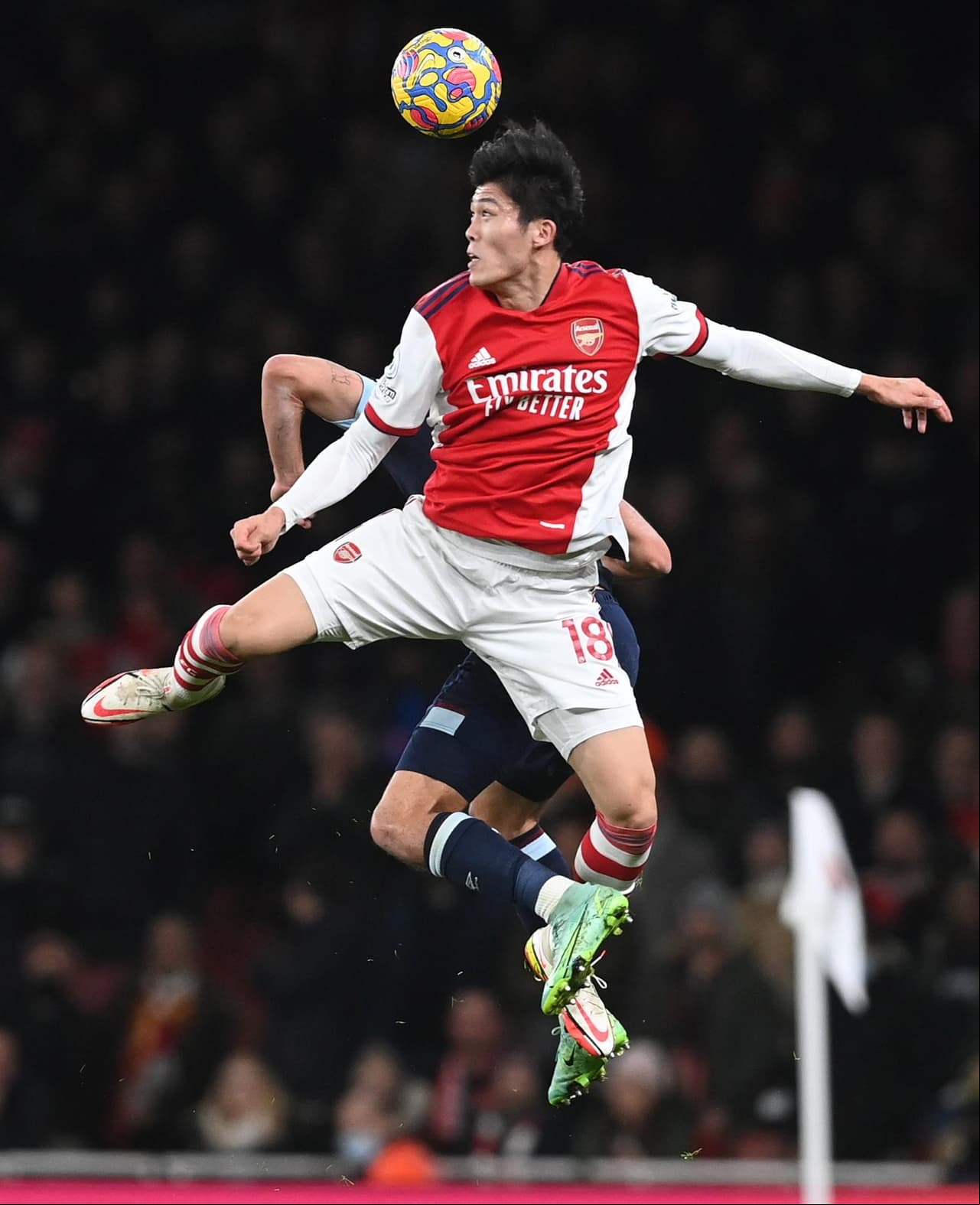Arsenal derrota 2-0 al West Ham United con anotaciones de Gabriel Martinelli (48') y Emile Smith Rowe (87') en el Emirates Stadium, durante la fecha 17 en la Premier League. Los Hammers se quedaron con 10 hombres tras la expulsióno de Vladimir Coufal al 67'.