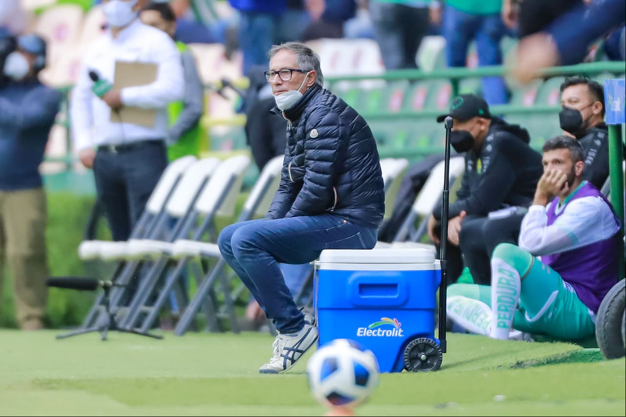 Ariel Holan veía como su equipo era mejor, pese a no haber convertido.