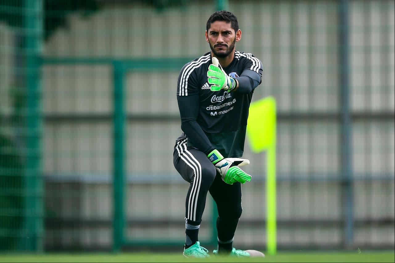 Jesús Corona espera su oportunidad para quedarse con la titular del arco mexicano en Rusia 2018.