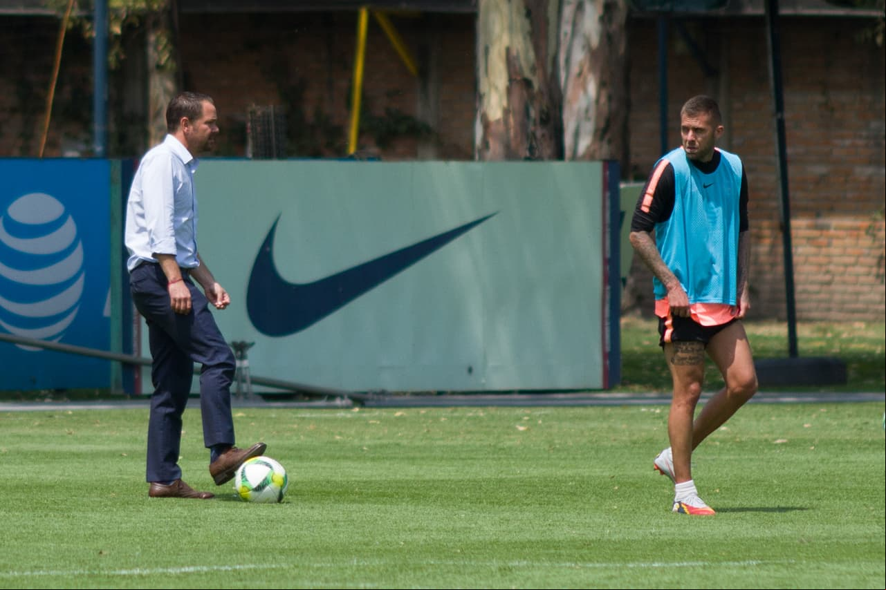 El francés Jérémy Menez estará a disposición de Miguel Herrera con América tras ocho meses. Así fue su entrenamiento y encuentro con los medios previo al duelo contra Necaxa, en el que estará en la banca por el Clausura 2019.