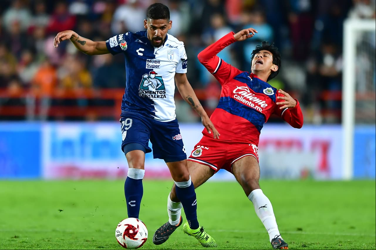 Ni Pachuca ni Chivas logran romper las redes y se dividen los puntos.