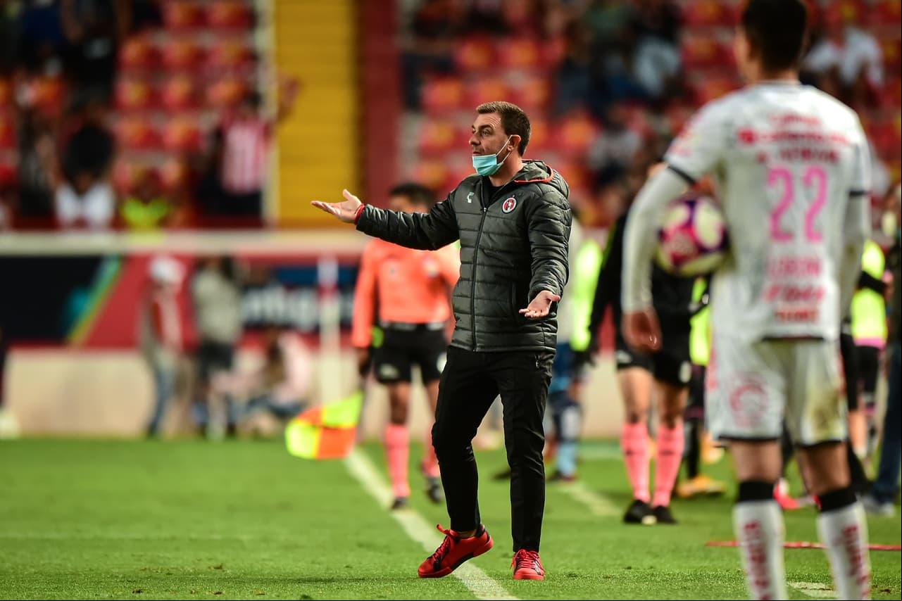 Pablo Guede refuta a reportero después de la derrota de Xolos ante Rayados