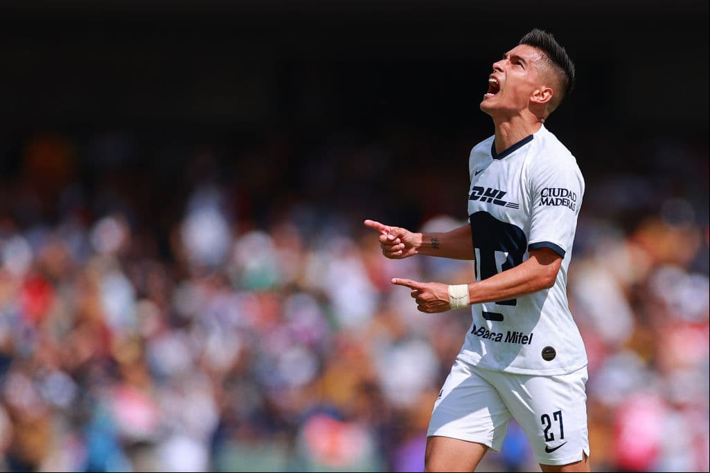 Pumas dominó al campeón Rayados de Monterrey todo el partido, Barovero estuvo fino atrás y los atacantes universitarios insistieron hasta que cayó el gol.