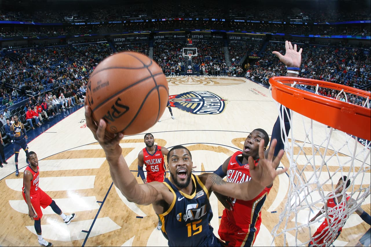 Jazz 114-104 Pelicans: los de Salt Lake City consiguieron su triunfo 37 de la temporada que los tiene en el sexto puesto del Oeste. En el Smoothie King Center el mejor fue Derrick Favors con 25 punts, cinco rebotes y una asistencia. New Orleans, por su parte, se quedó en 30 victorias como los Wolves y Lakers.
