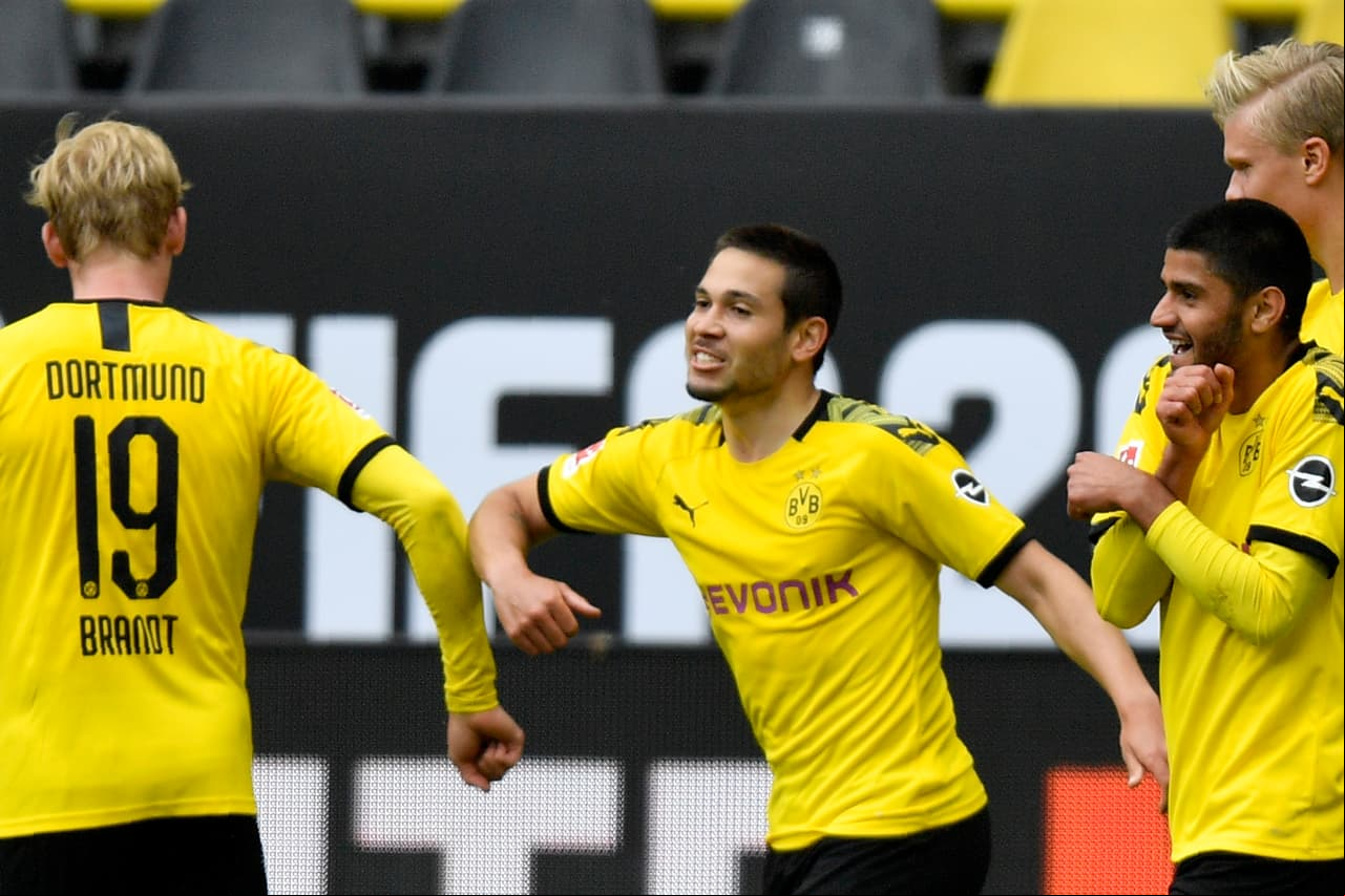 ¡Borussia Dortmund destrozó al Schalke 04 en el regreso de la Bundesliga! | La escuadra de Lucien Favre despedazó 4-0 a los visitantes y lució en buena forma; Schalke nunca despertó.