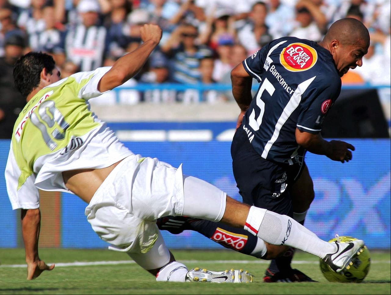 Chivas llegó a la Liguilla del Clausura-2008 pero cayó eliminado en la primera fase ante Monterrey tras caer goleado 4-1 y luego igualar 4-4. Santos fue el campeón.