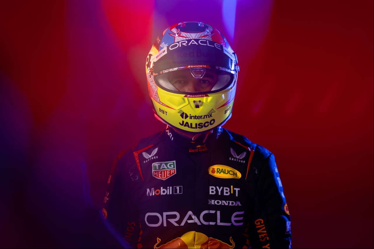 El piloto mexicano de Red Bull aprovechó la presentación del monoplaza de Red Bull para mostrar su nueva imagen para el casco que portará durante la temporada 2023 de la Fórmula 1.