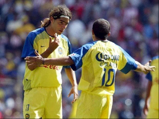 Estuvo a préstamo para el América en 2003 y ahí se encontró con uno de los ídolos aztecas: Cuauhtémoc Blanco.