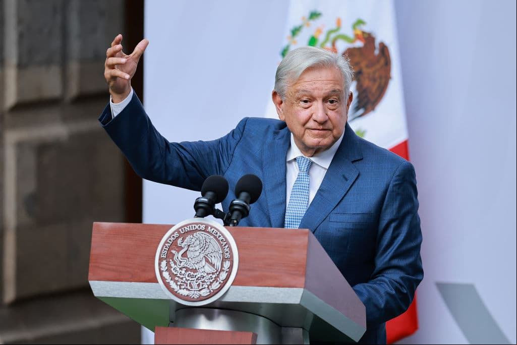 Andrés Manuel López Obrador celebra el bronce del clavadista Osmar Olvera 