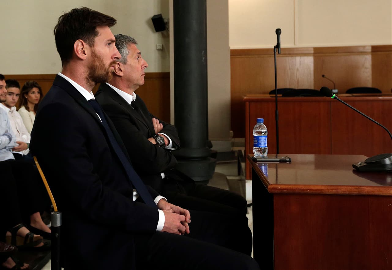 Si bien eso obligaría al regreso de Jorge y Lionel a los juzgados, la comparecencia en el Juzgado de primera instancia número 1 de Girona de los padres sería desde Argentina y también se esperaba al jugador.