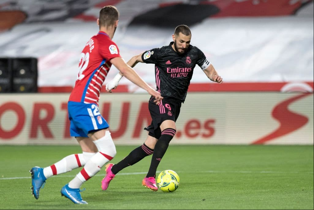 El Real Madid muestra su poderío y con los goles de Luka Modric, Rodrygo, Ávaro Odriozola y Karim Benzema, el Real Madrid golea 1-4 al Granada y aprietan al Atlético de Madrid en la pelea por el título de La Liga.