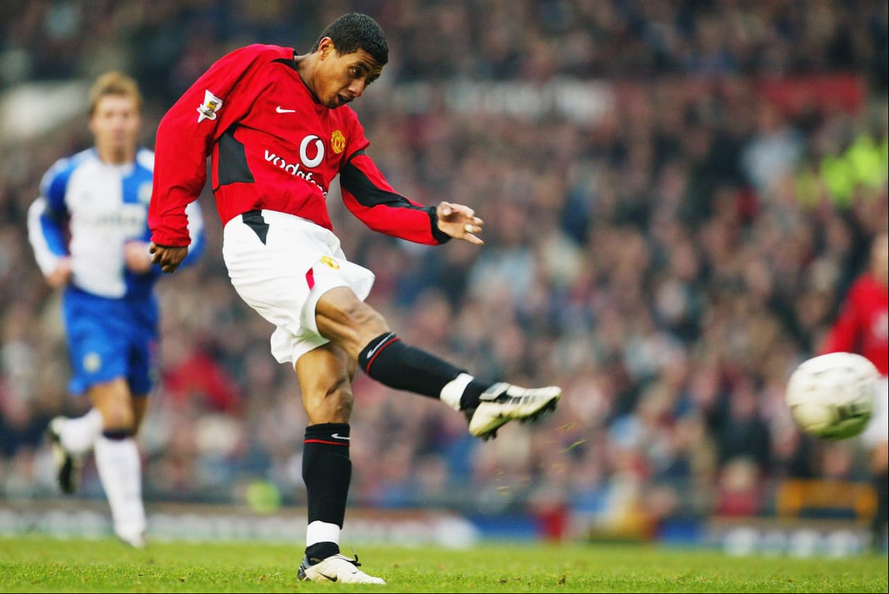 Otro brasileño ligado el Manchester United y sin gloria fue Kleberson. Fue presentado junto a Cristiano Ronaldo, pero no tuvo el mismo destino. De hecho, es todo lo contrario.