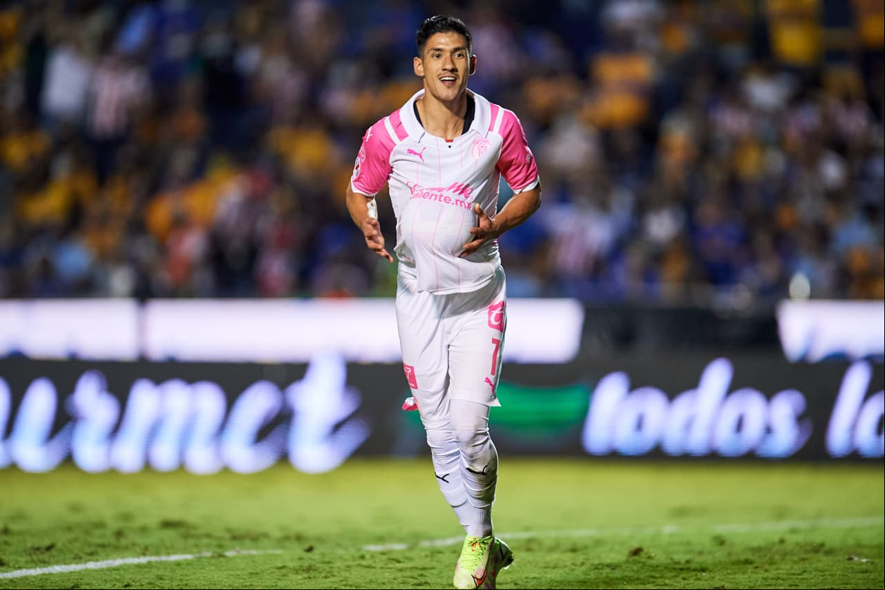 Con doblete de André-Pierre Gignac, Tigres venció a Chivas en el ‘Volcán’ y se metió de lleno en los puestos por calificar directo a Cuartos de Final, mientras que el Rebaño Sagrado está al borde del rotundo fracaso.