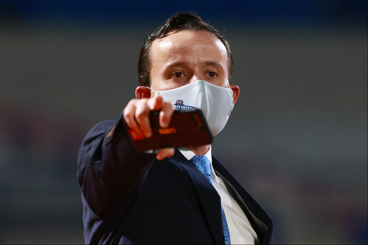 MEXICO CITY, MEXICO - DECEMBER 10: Mikel Arriola, new President of the Liga MX gestures prior the Final first leg match between Pumas UNAM and Leon as part of the Torneo Guard1anes 2020 Liga MX at Olimpico Universitario Stadium on December 10, 2020 in Mexico City, Mexico. (Photo by Hector Vivas/Getty Images)