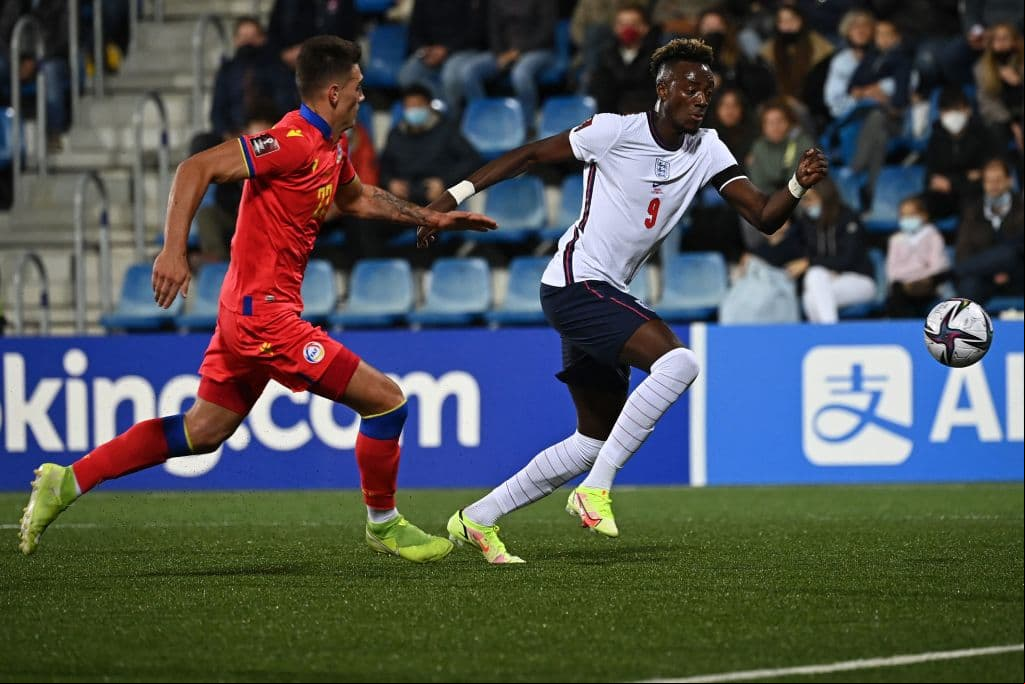 Inglaterra saca la artillería y pasa por encima de Andorra
