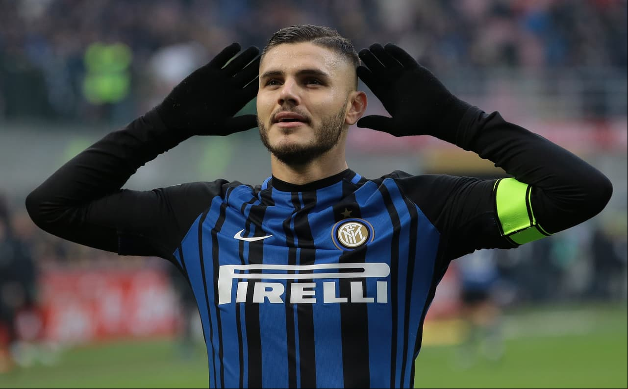 Inter capitalizó la derrota de Nápoles para ponerse como líder de Serie A de Italia con una goleada 5-0 a Chievo Verona que lo deja con 39 puntos y mejoró su promedio de gol en la lucha por el título.