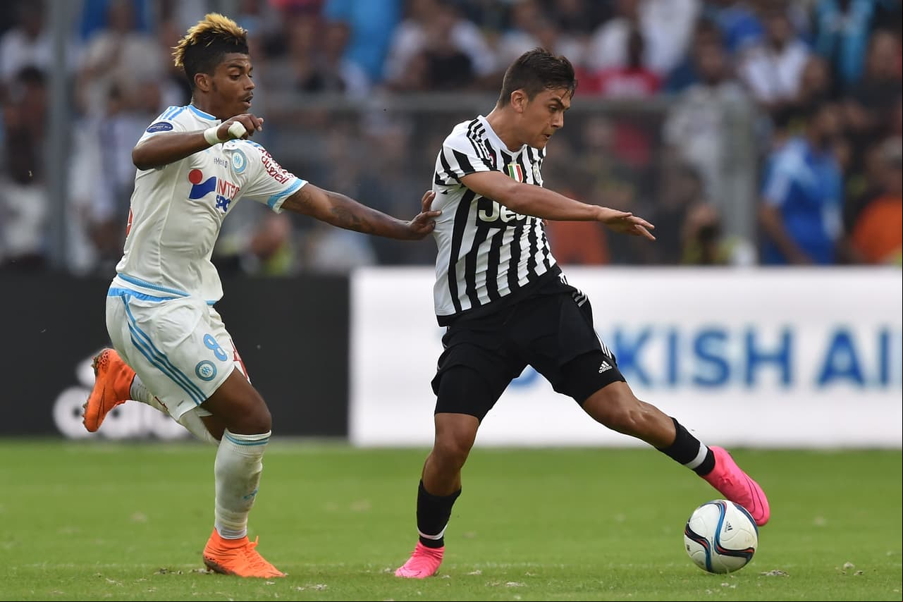 El atacante argentino Paulo Dybala es nuevo futbolista de la Juventus , que adquirió su pase por 32 millones de euros por cinco años, con posibilidad de llegar a los 40 millones según objetivos. Es un joven talentoso de solo 21 años, surgido del Córdoba, que desde 2012 jugó en Palermo, donde fue visitado por el entrenador de Argentina, Gerardo Martino, quien lo tiene seguro para los Juegos Olímpicos de Río de Janeiro 2016.