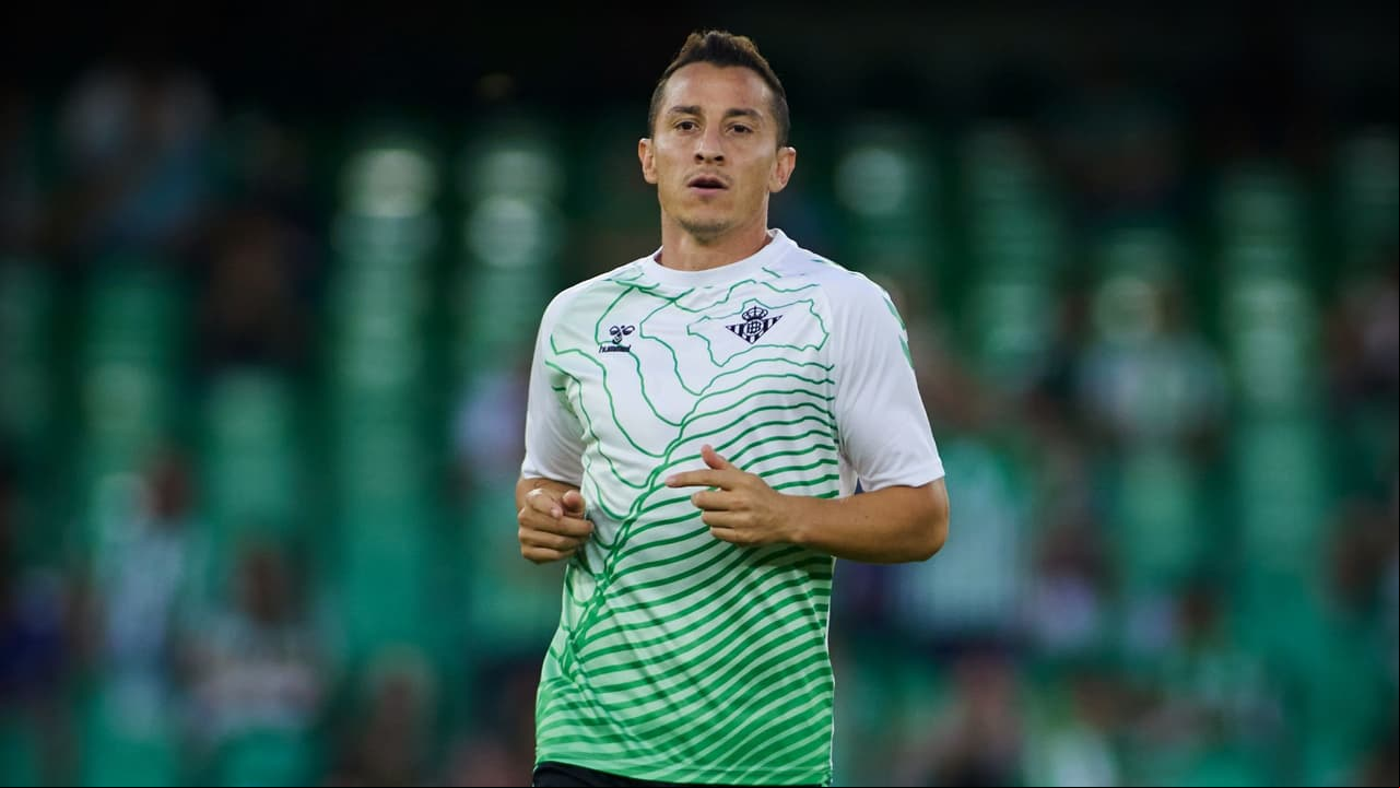 Andrés Guardado reporta con el Betis tras su ausencia por Selección Mexicana