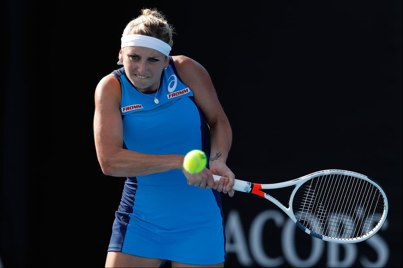 Timea Bacsinszky derrotó a Camila Giorgi con sets 6-4, 3-6, 7-5.