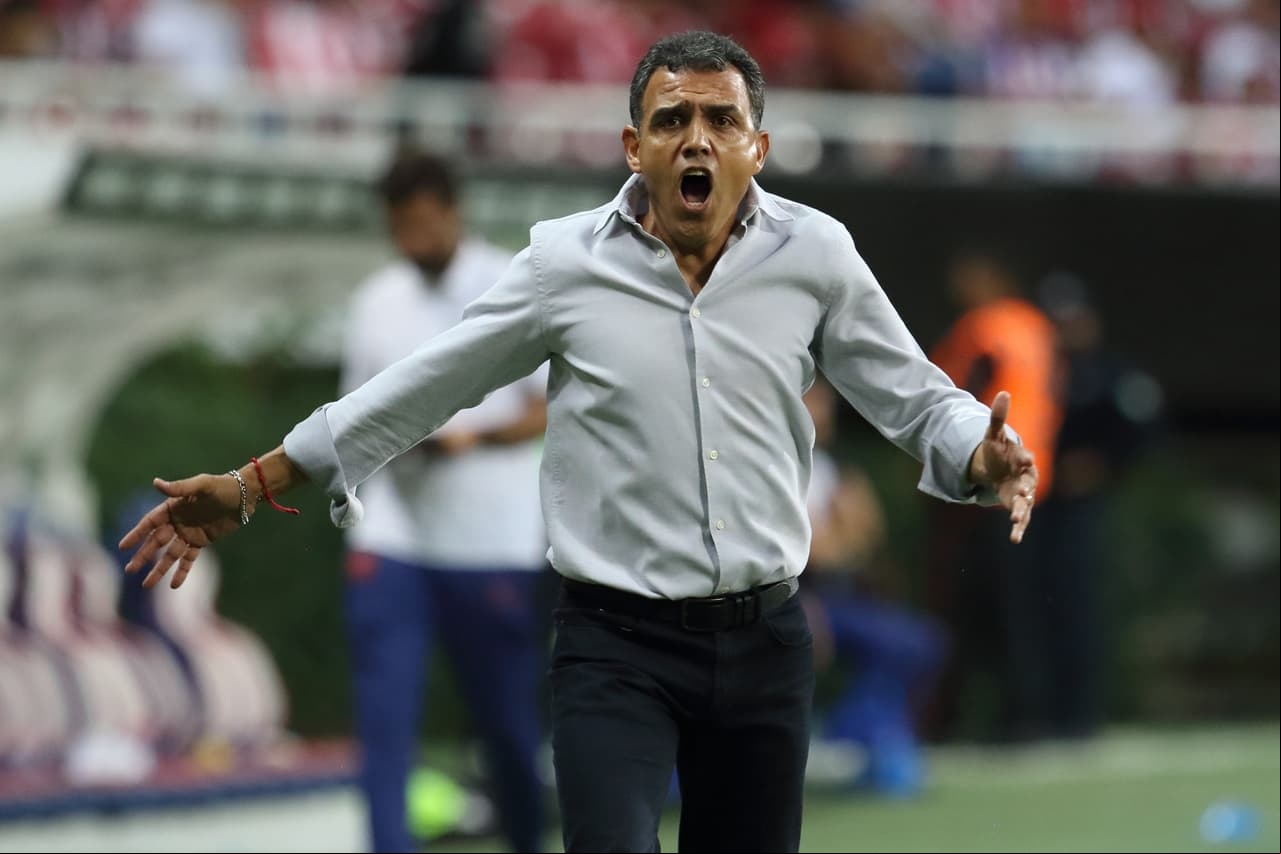Cadena acepta que es "triste y doloroso" momento de Chivas