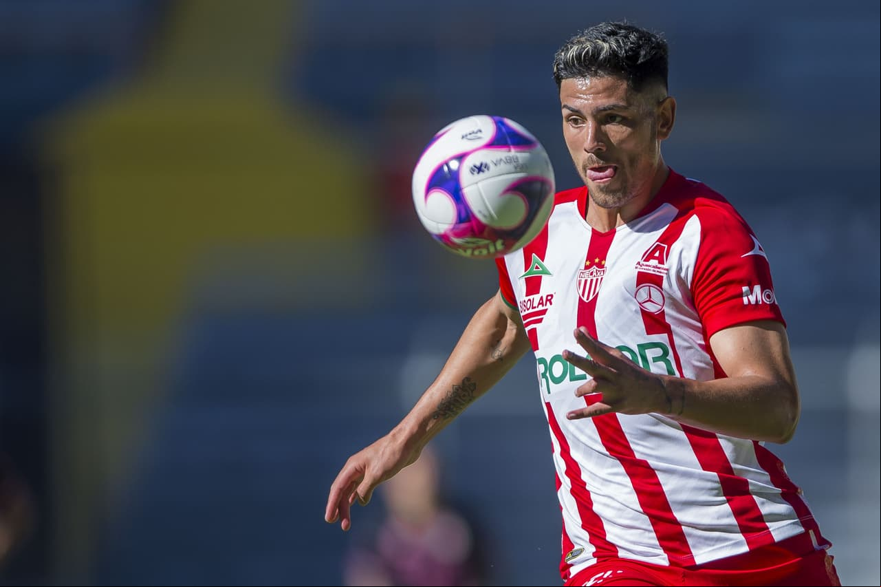 erini se perdió la oportunidad de abrir el marcador poco antes de los 10’ de juego.