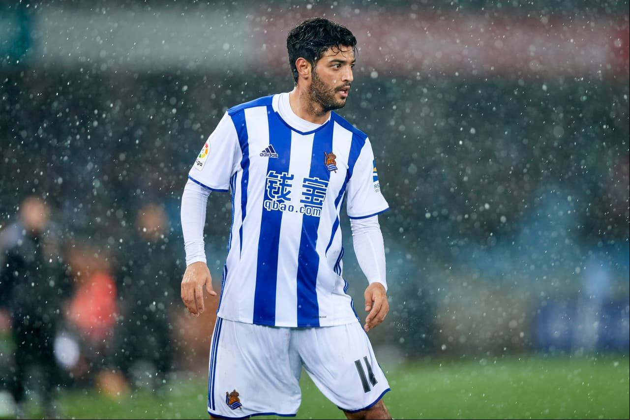 Uno de los rumores que más revuelo ha causado es el de Carlos Vela y una posible llegada a las Chivas de Guadalajara desde la Real Sociedad.